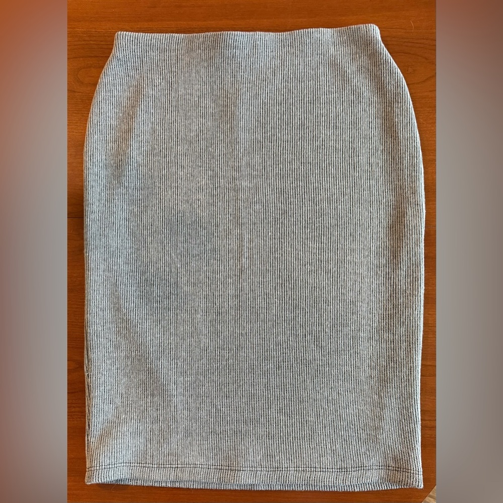 Wayf Gray Knit Pencil Skirt (Lrg)